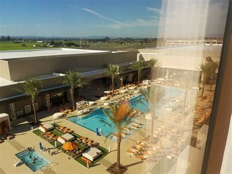 hotels near graton casino